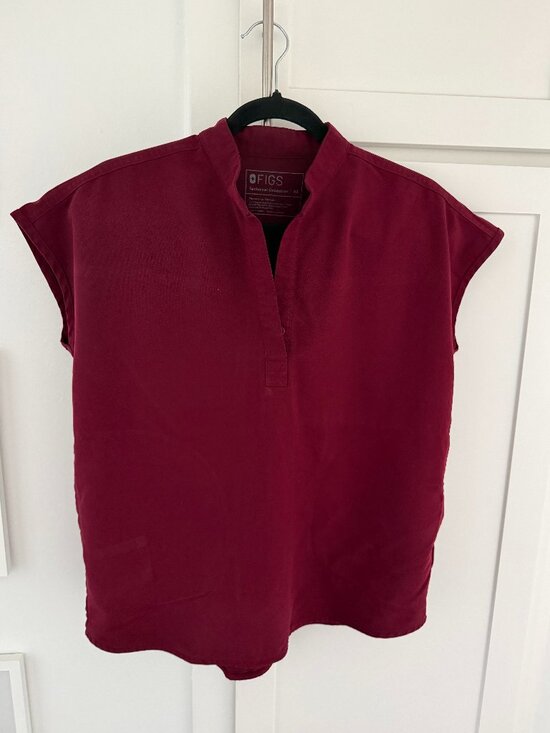 Figs Tops - FIGS XS Burgundy Rafaela Oversized Scrub Top (M pants available)